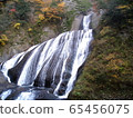 山間溪流 65456075