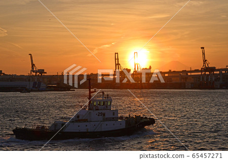 橫濱Minatomirai的夕陽輝光 橫濱Minatomirai的夕陽輝光 65457271