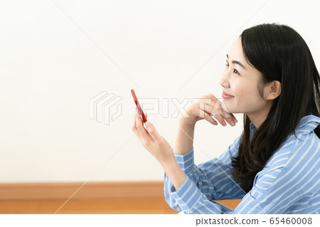Female smartphone 65460008