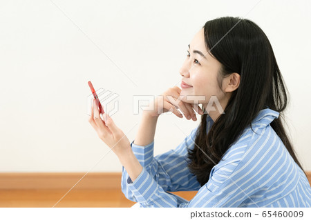 Female smartphone 65460009