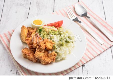 Fried chicken lunch Fried chicken lunch 65460214