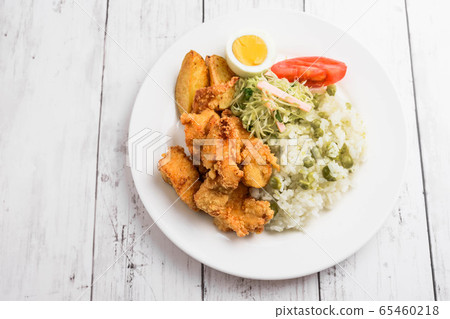 Fried chicken lunch Fried chicken lunch 65460218