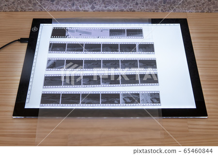 Negative film light box 65460844