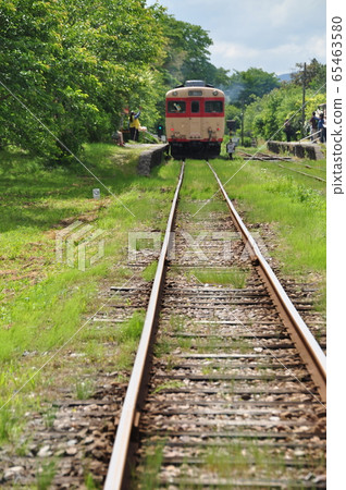 夷umi鐵路磯線的國吉站特快列車（KIHA 28型） 65463580