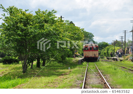 夷umi鐵路磯線的國吉站特快列車（KIHA 28型） 65463582