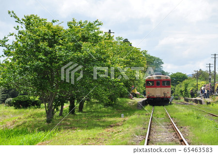 夷umi鐵路磯線的國吉站特快列車（KIHA 28型） 65463583