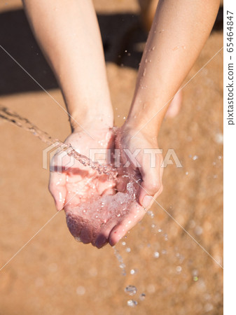 Men's hands washing hands Men's hands washing hands 65464847