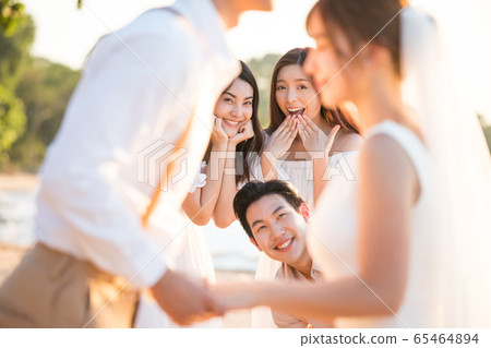 Romantic resort wedding 65464894
