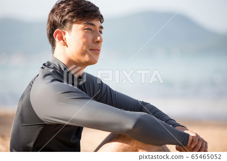 訓練戶外的年輕人 訓練戶外的年輕人 65465052
