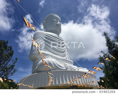 Big buddha Linh Ung temple at Ba Na Hills mountain in Danang, Vietnam Big buddha Linh Ung temple at Ba Na Hills mountain in Danang, Vietnam 65465269
