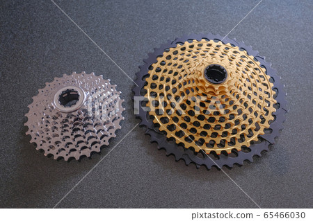 Rear mountain bike cassette size comparison Stock Photo