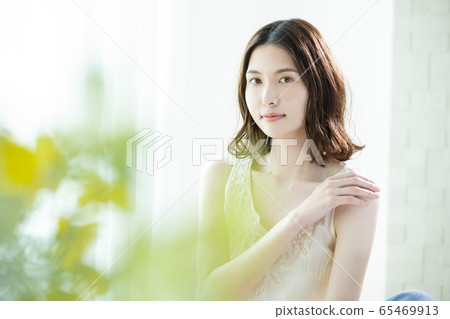 Female beauty beauty 65469913