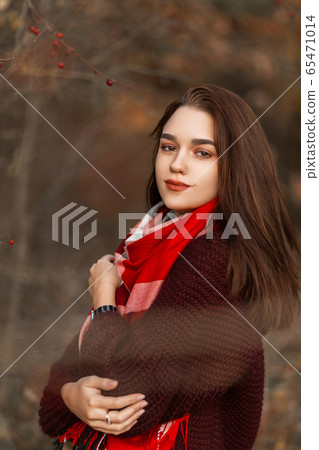 European pretty young woman model woman  65471014