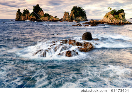 Minoiwa rock washed by the waves Minoiwa rock washed by the waves 65473404