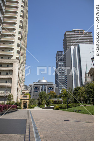 High-rise apartment and Osaka City Air Terminal High-rise apartment and Osaka City Air Terminal 65476981