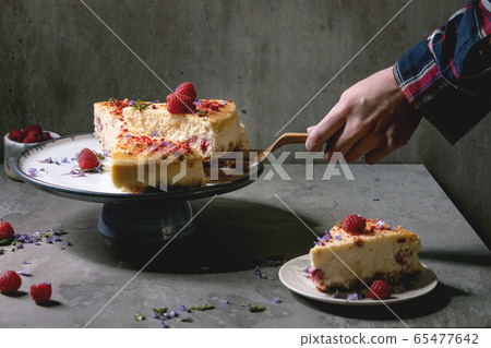 Raspberry baked cheesecake Raspberry baked cheesecake 65477642