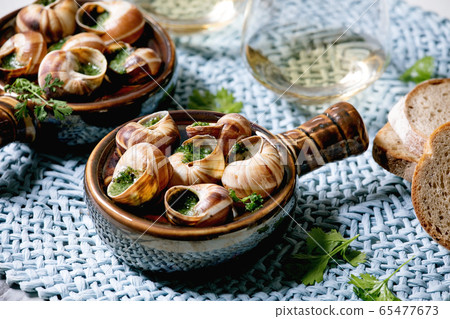 Escargots de Bourgogne Escargots de Bourgogne 65477673