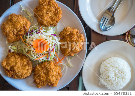 Shrimp Cake 65478331