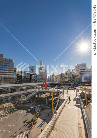 [東京/上野]上野站珠寶橋行人專用甲板上的公共藝術品 65478545