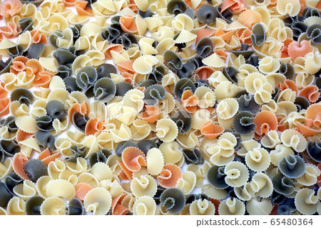 Shells of  pasta close up background 65480364