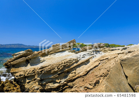 Nagasaki_Kanzakihana Park's strange rock formations 65481598