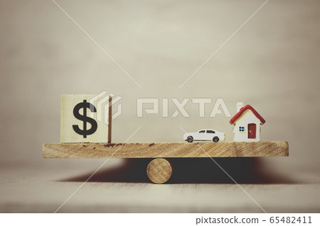 金錢，汽車和住房 65482411