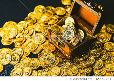 Gold and treasure chest Gold and treasure chest 65482784