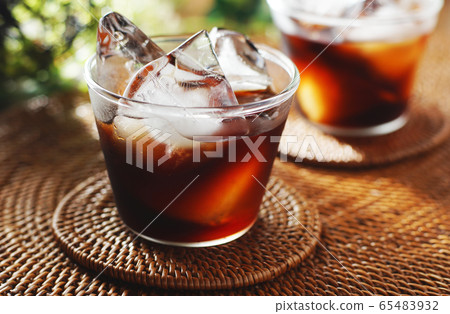 iced coffee iced coffee 65483932