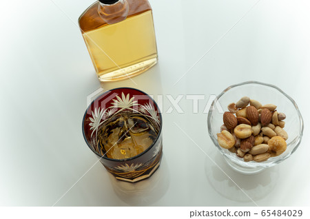 Whiskey rock 65484029