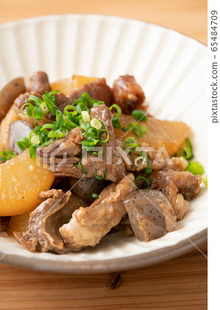 燉牛筋和蘿蔔 65484709