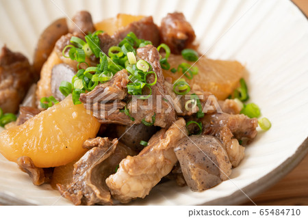 燉牛筋和蘿蔔 燉牛筋和蘿蔔 65484710