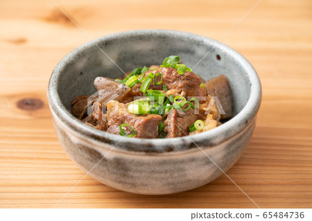 Braised beef streak 65484736