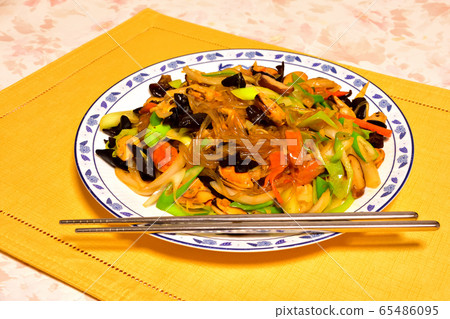 Korean style image with lots of mussels and chapche 65486095