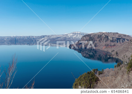 [Lake Towada, Aomori Prefecture] Lake Towada in early spring: Lake Towada as seen from the View Lake is an open large panorama 65486841