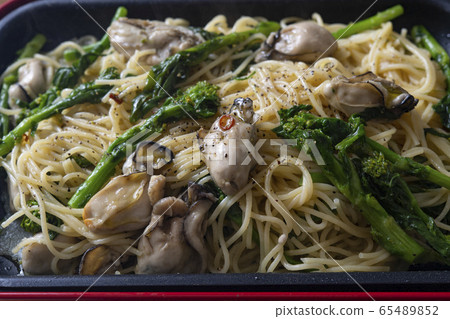 牡蠣和油菜籽Peperoncino 牡蠣和油菜籽Peperoncino 65489852