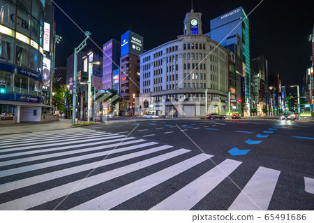 《東京》銀座,一種讓人們消失的自我約束情緒 《東京》銀座,一種讓人們消失的自我約束情緒 65491686