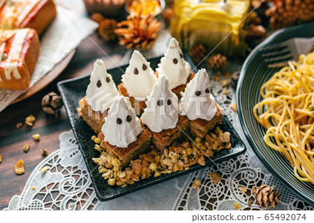 Halloween food sweets 65492074
