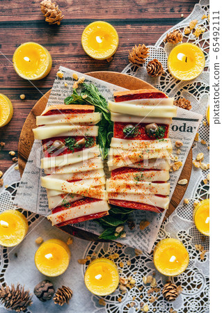 Halloween food meal pizza toast 65492111