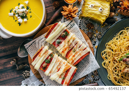 Halloween food meal rice 65492137