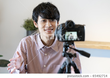 男子拍攝視頻 65492714