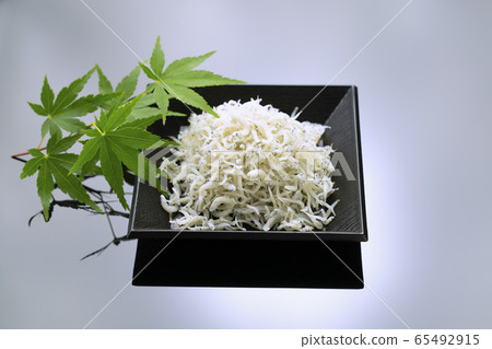 Plate of dried shirasu 65492915