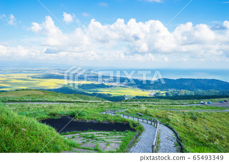 [Akita] Mt. Kanpu, World Three Views Countryside Landscape 65493349