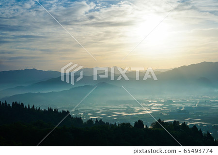 南魚沼的雲海海景 南魚沼的雲海海景 65493774