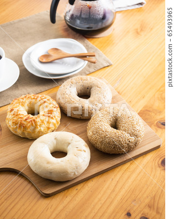bagel bagel 65493965