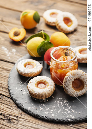 Homemade cookeis with apricot jam Homemade cookeis with apricot jam 65496468