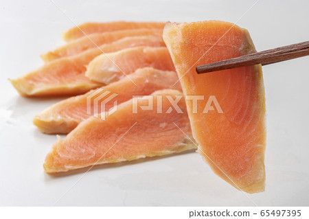 Ruibe of salmon 65497395