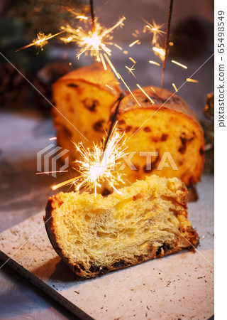 panettone and sparklers panettone and sparklers 65498549