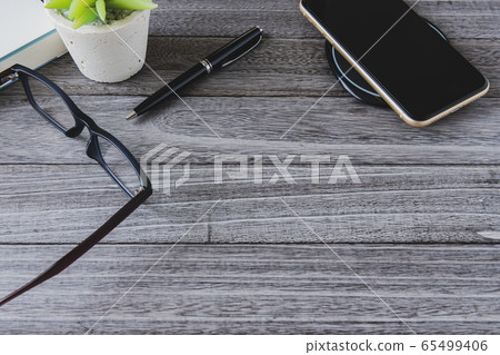 Study cell phone 65499406