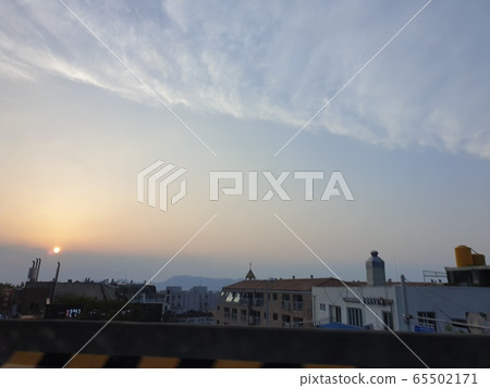 Road to home 65502171