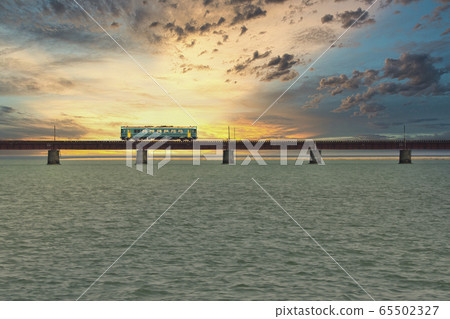 [由良河橋]從水面走3m的鐵橋到tangangoton♪京都探戈鐵路 65502327